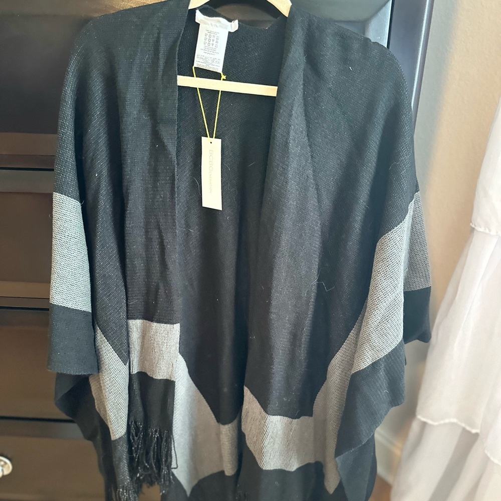 BCBG shawl